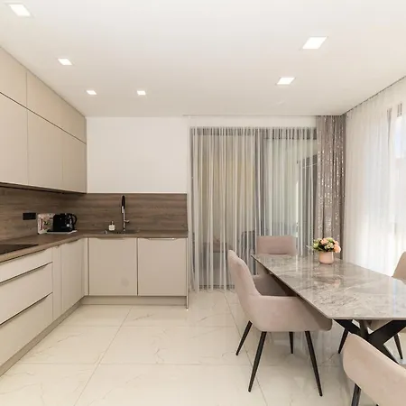 Porto Sole By Belmont Realty Διαμέρισμα