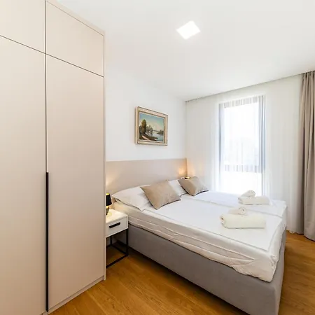 Porto Sole By Belmont Realty Apartman